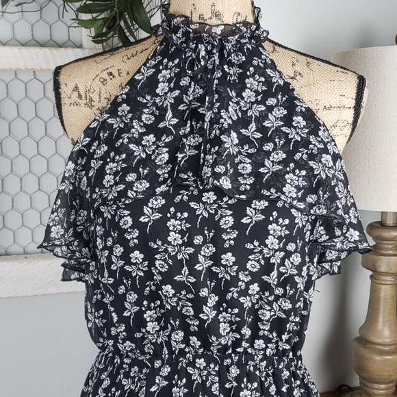 NWT Express black & white floral dress size large - Picture 3 of 7